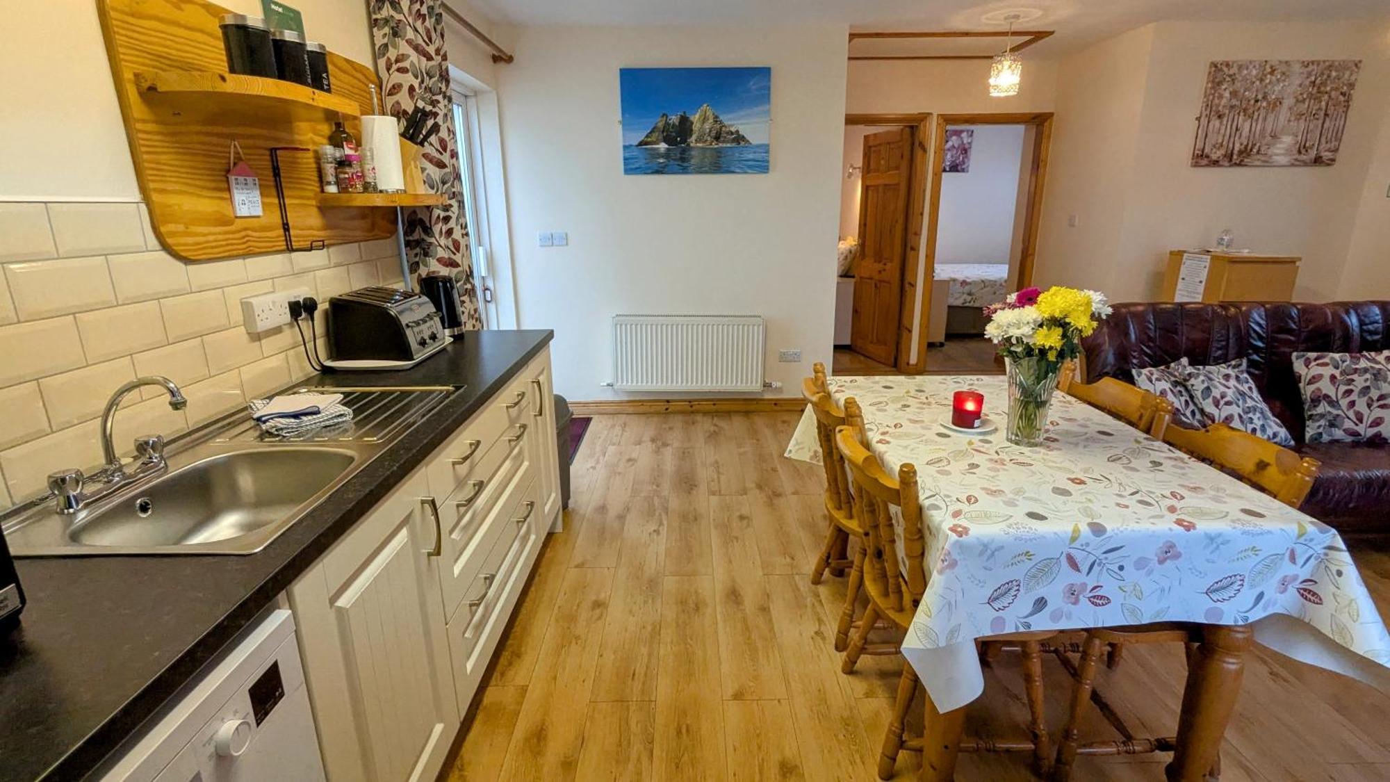 Skellig View Sunset Cliffs View Apartment Portmagee Eksteriør bilde